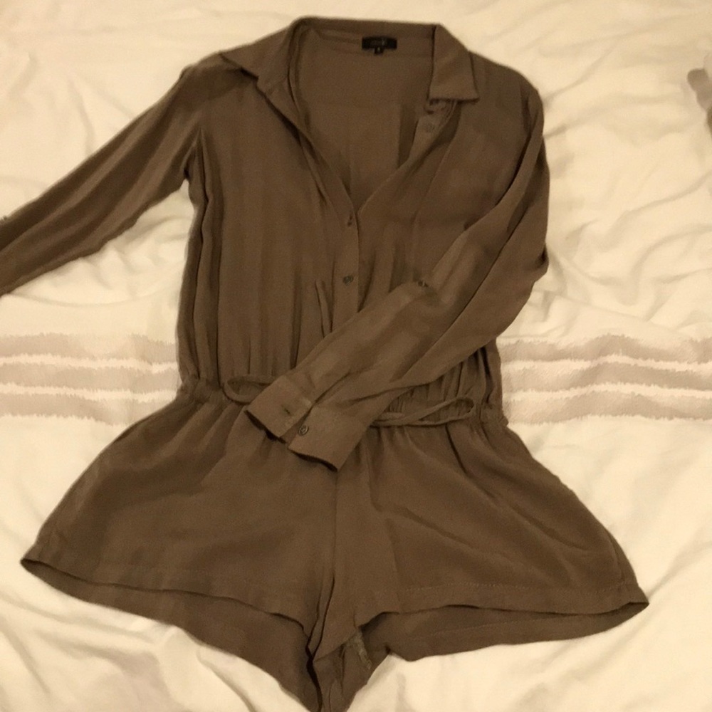 Never worn long sleeve olive jumper